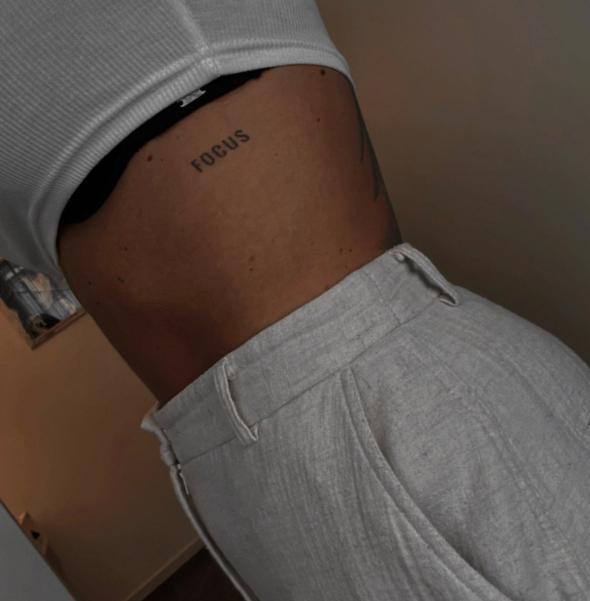 Tijdelijke tattoo focus | Neptattoo volwassenen | Tijdelijke tattoo voor volwassenen | Temporary tattoo | Plaktattoos voor volwassenen | Neptattoos | Probeer zorgeloos een tattoo | tattforaweek